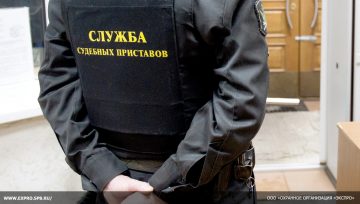 Приставам разрешили применять спецсредства и огнестрельное оружие